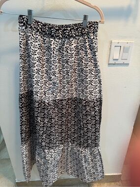 LOFT Black and White Tiered Maxi Skirt